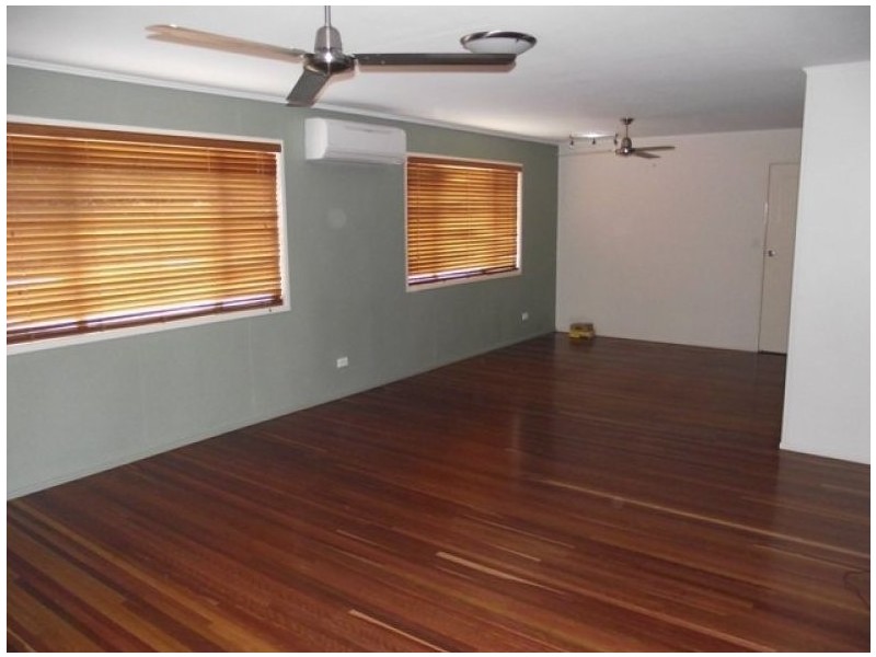 5 Gordon Terrace, Moranbah QLD 4744