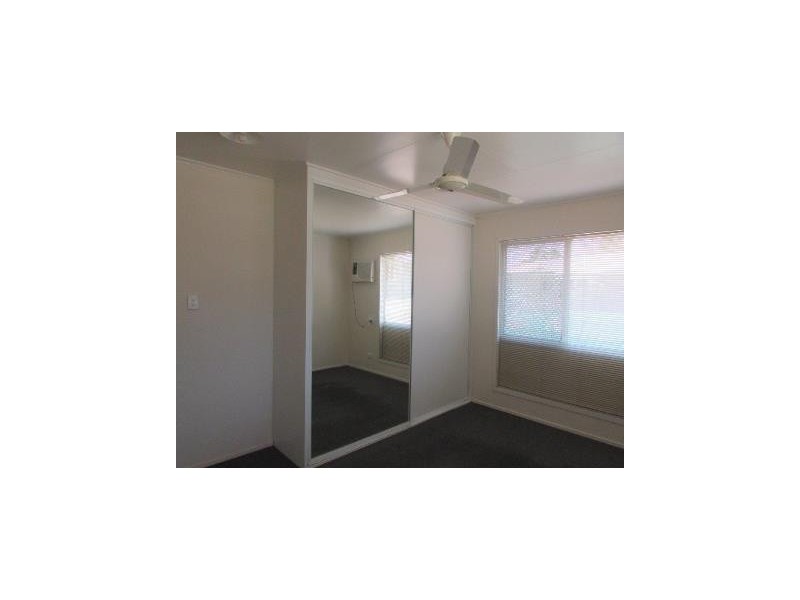 25 Lawson Drive, Moranbah QLD 4744