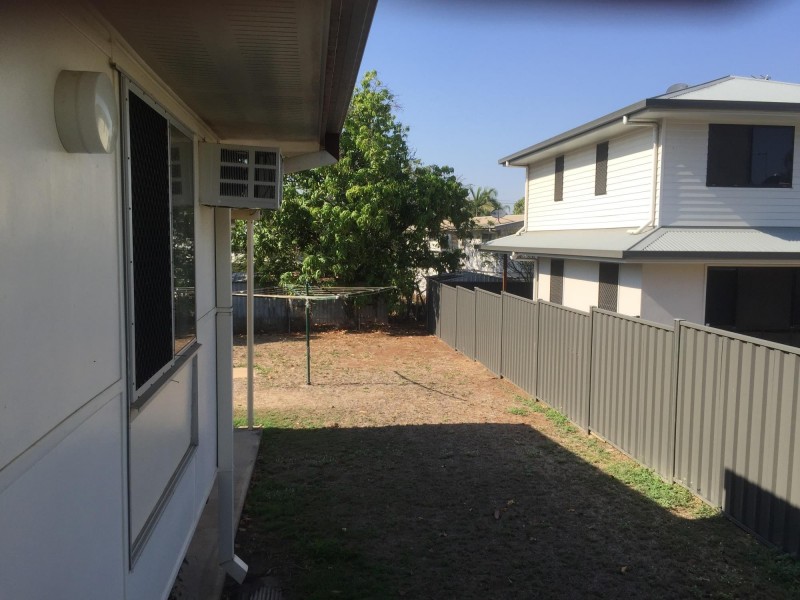 25 Lawson Drive, Moranbah QLD 4744