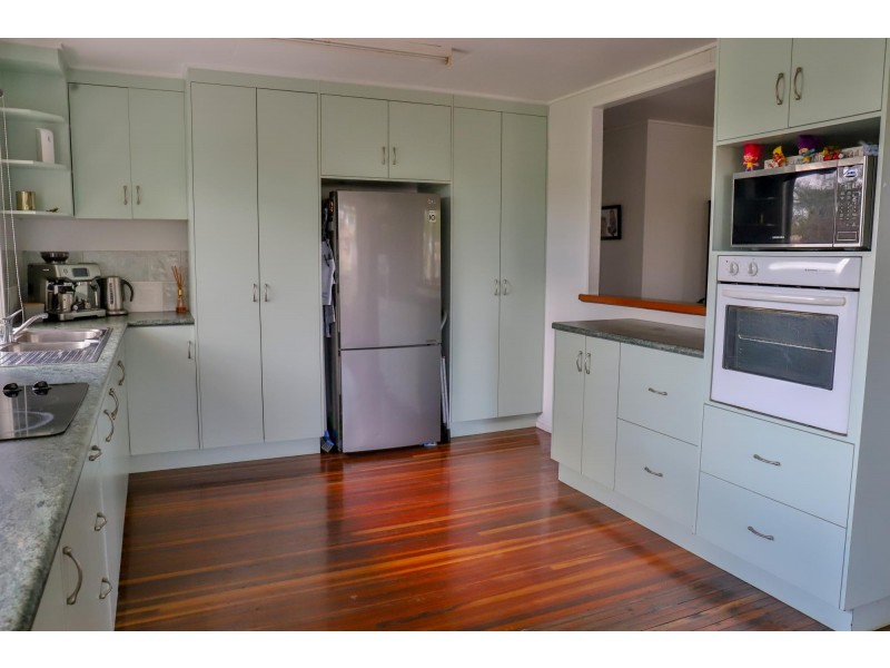 7 Renier St, Moranbah QLD 4744