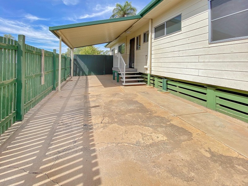 15 Cuthbert Street, Moranbah QLD 4744