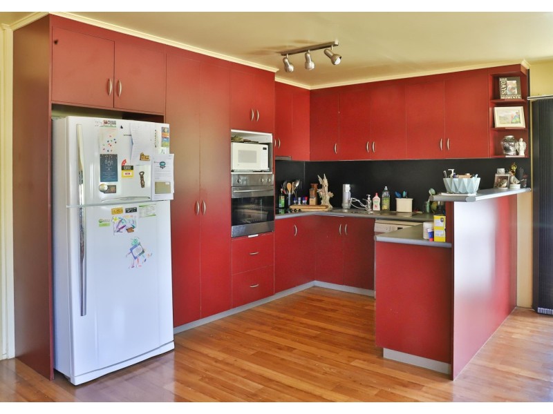 16 Watkins Street, Moranbah QLD 4744