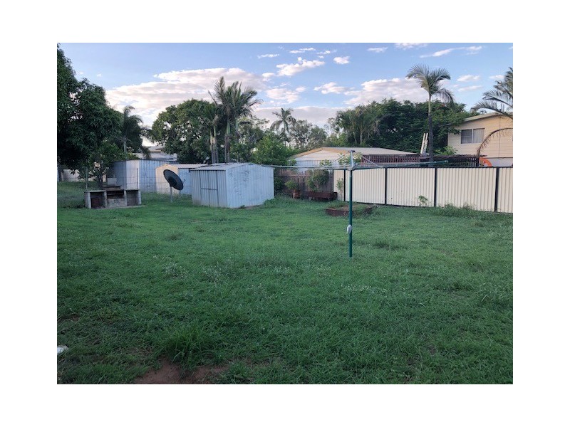 11 Yeates Street, Moranbah QLD 4744