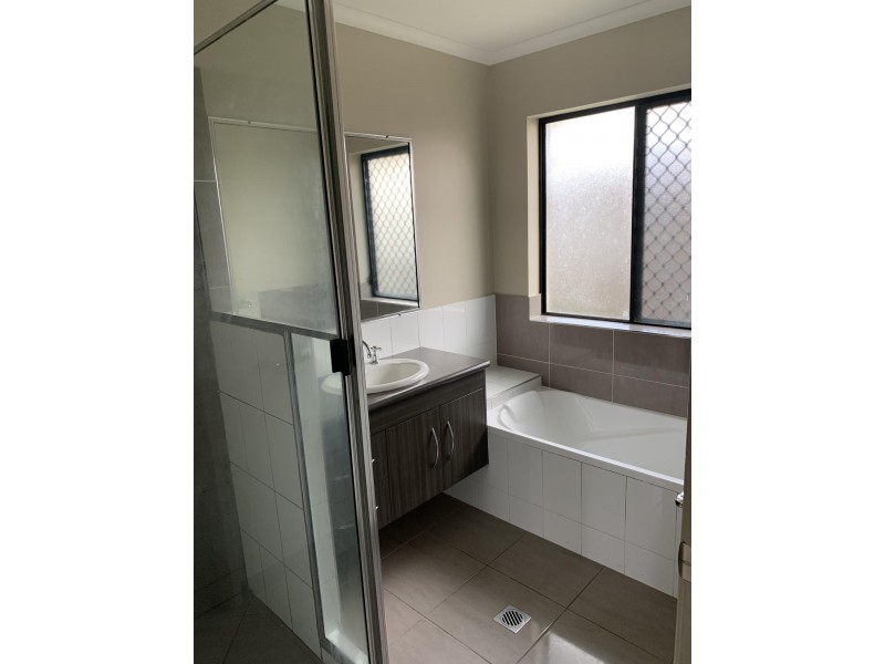 42 Katey Cresent, Mirani QLD 4754