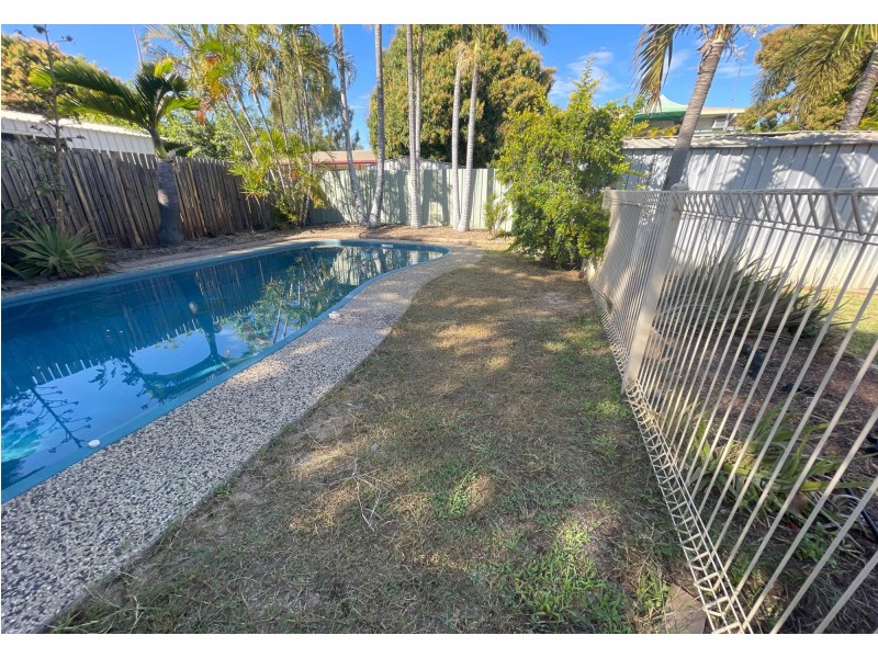 6 Shannon Drive, Moranbah QLD 4744