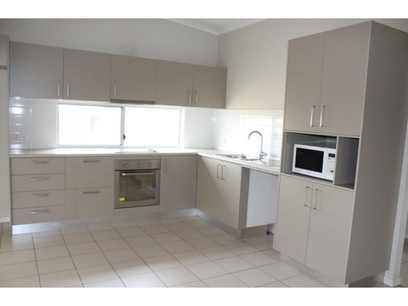 2/7 Hannay St, Moranbah QLD 4744