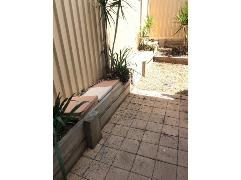 1/19 Oxley Street, Moranbah QLD 4744