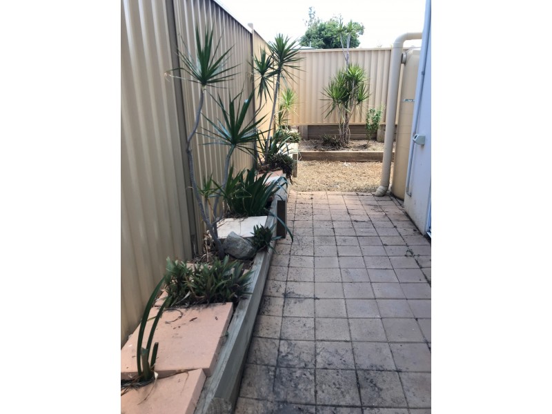 1/19 Oxley Street, Moranbah QLD 4744