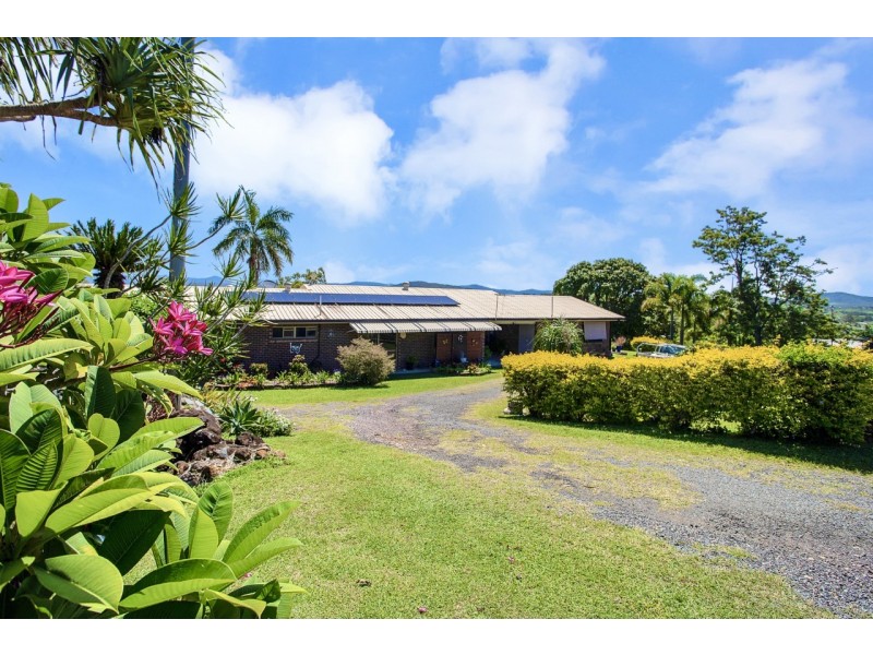 14 Cilla Hill Court, Sarina Beach QLD 4737