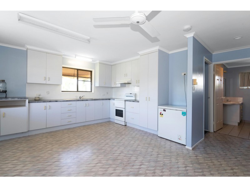 14 Cilla Hill Court, Sarina Beach QLD 4737