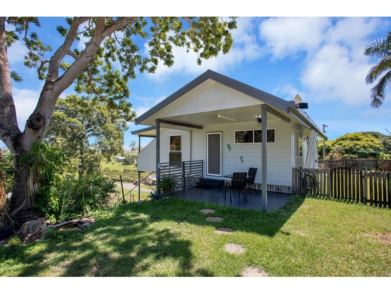 14 Cilla Hill Court, Sarina Beach QLD 4737