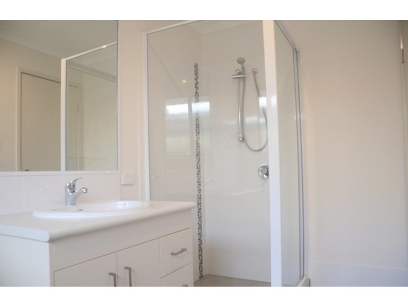 1 Robin Street, Moranbah QLD 4744