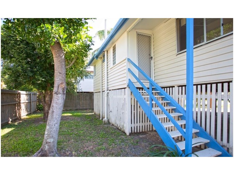 9 Pratt Street, South Mackay QLD 4740