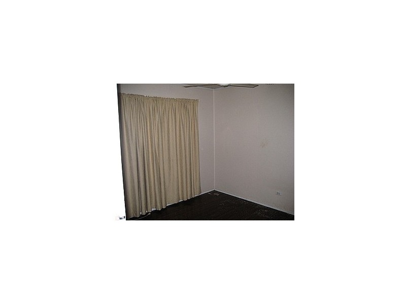15 Rolfe Street, Moranbah QLD 4744