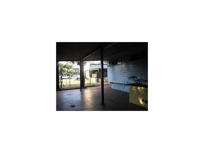 15 Rolfe Street, Moranbah QLD 4744