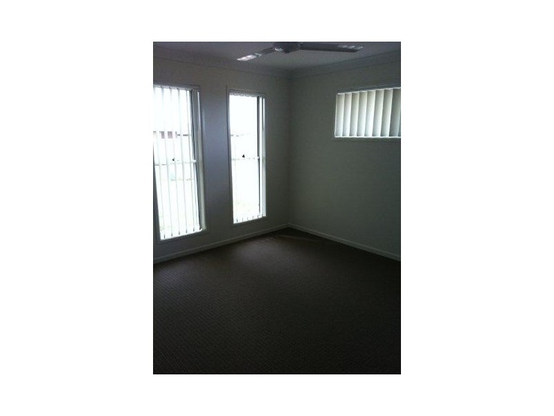 17 Patricia Ave, Mirani QLD 4754