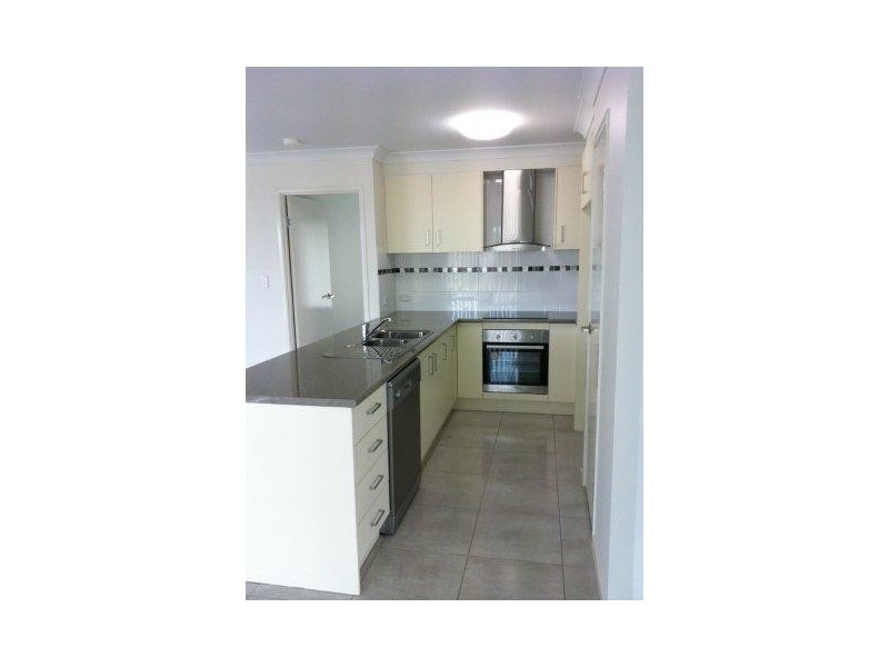 17 Patricia Ave, Mirani QLD 4754