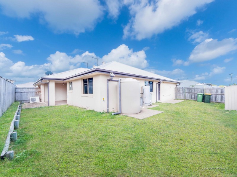 50 Miami Terrace, Blacks Beach QLD 4740