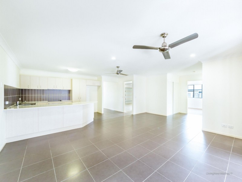 50 Miami Terrace, Blacks Beach QLD 4740