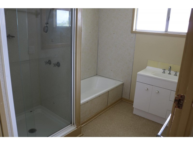 24 Macdonald Street, Dysart QLD 4745