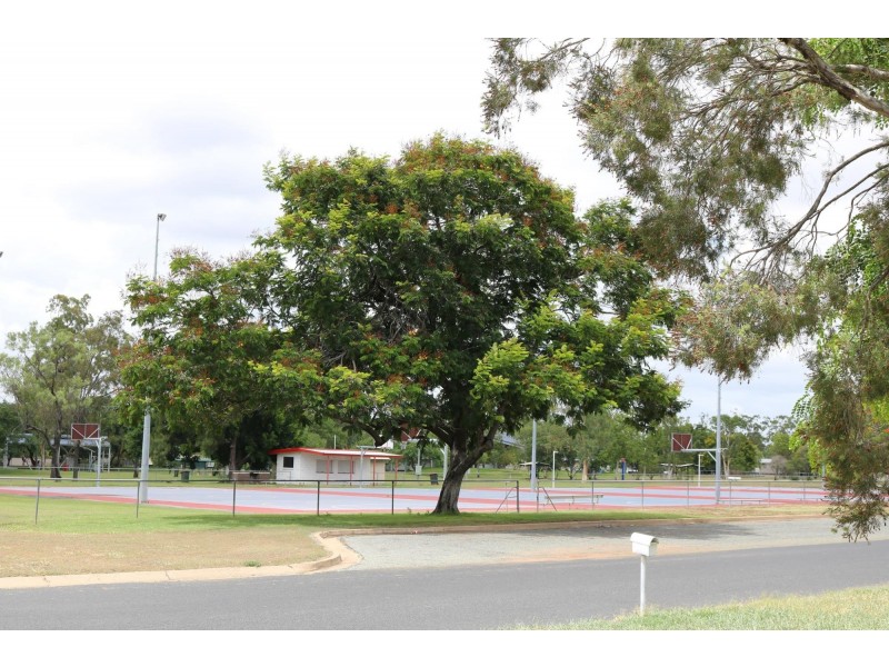 24 Macdonald Street, Dysart QLD 4745