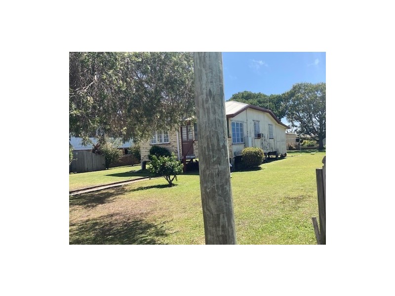 8 Mary Street, West Mackay QLD 4740