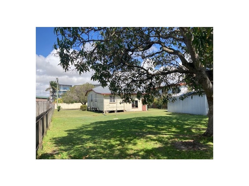 8 Mary Street, West Mackay QLD 4740