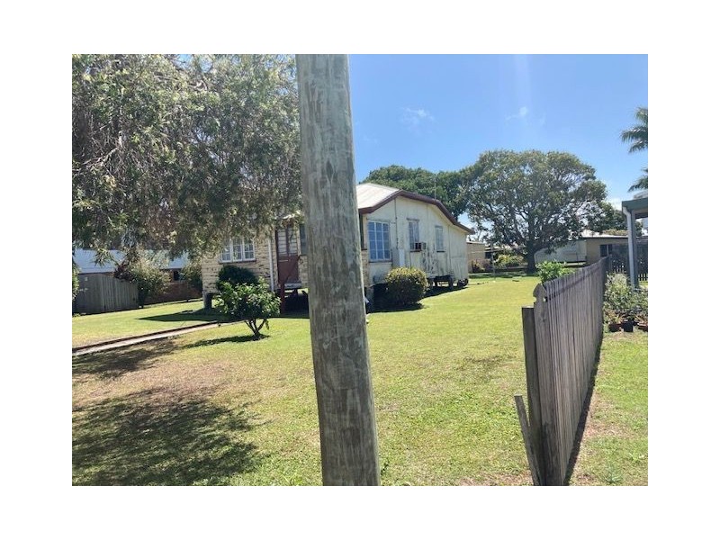 8 Mary Street, West Mackay QLD 4740