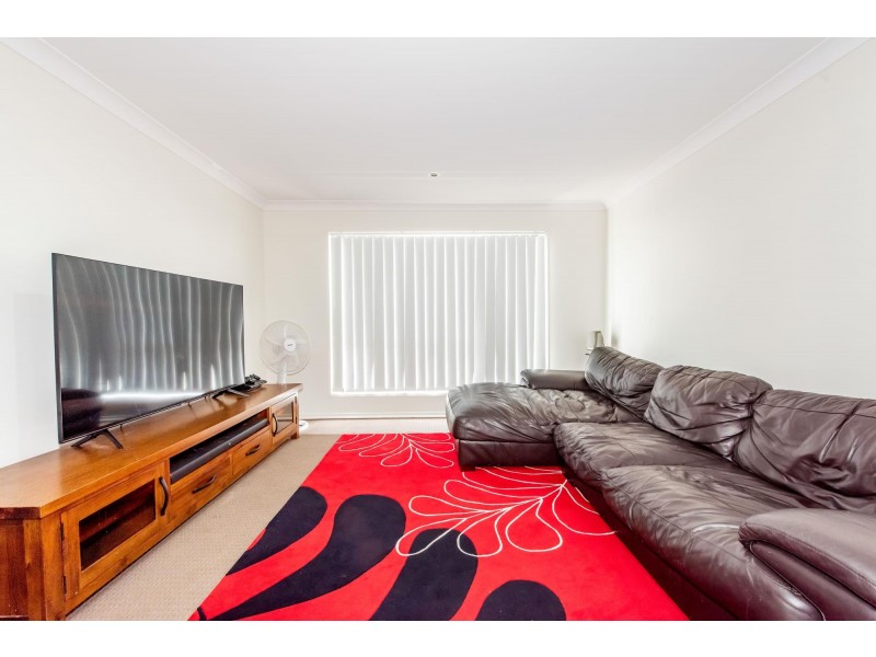 6 Hinkler Court, Rural View QLD 4740