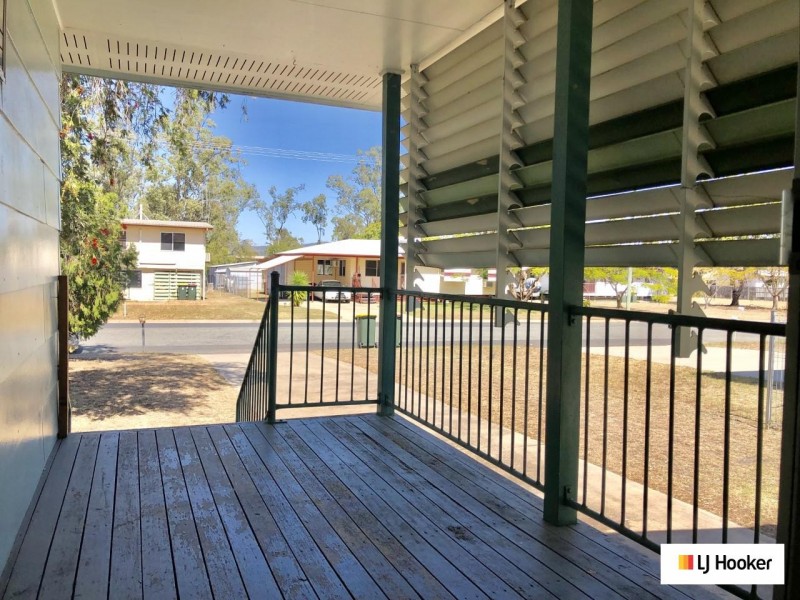 10 Beresford Cres, Dysart QLD 4745