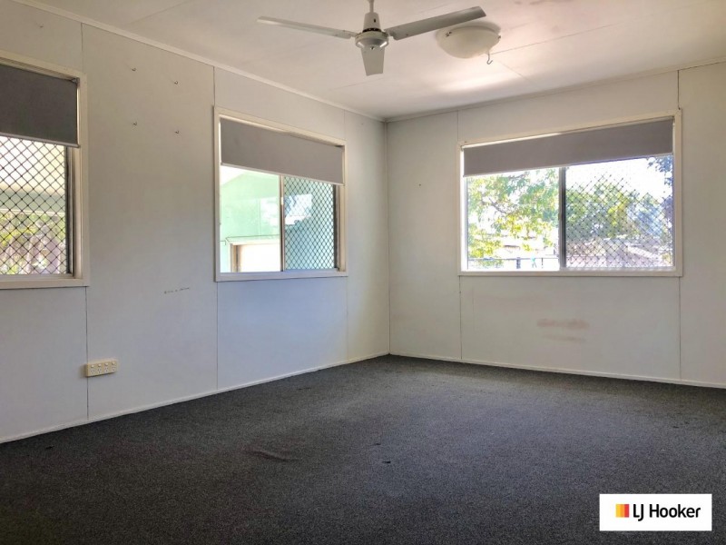 10 Beresford Cres, Dysart QLD 4745