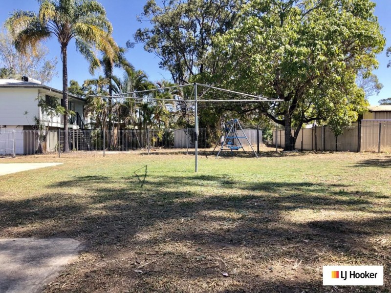 10 Beresford Cres, Dysart QLD 4745
