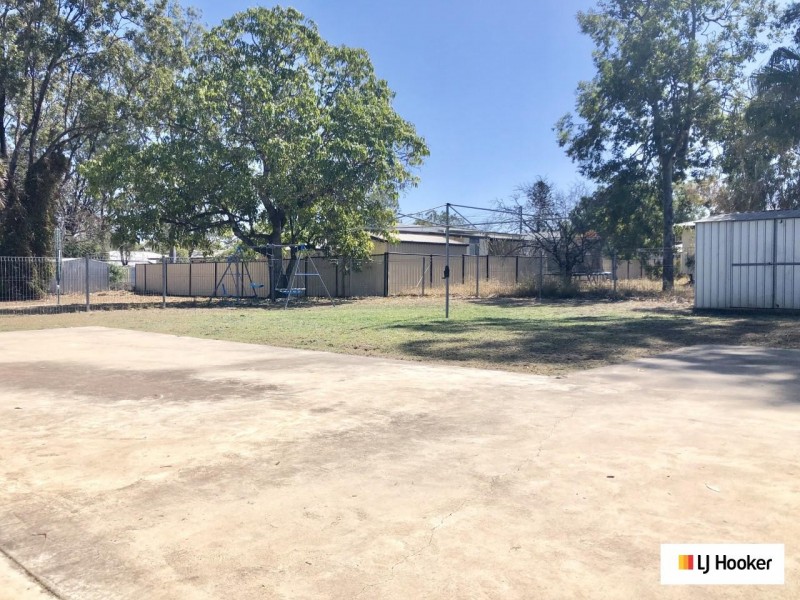 10 Beresford Cres, Dysart QLD 4745