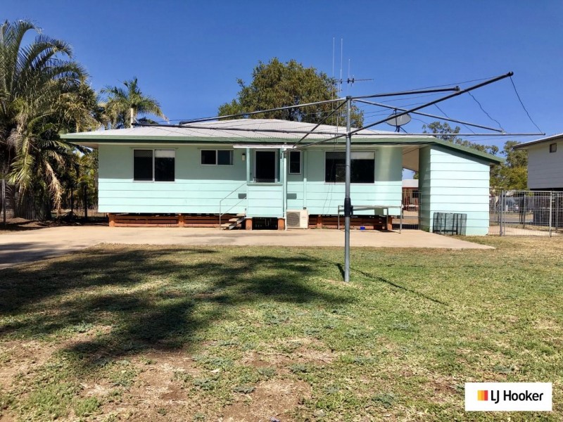 10 Beresford Cres, Dysart QLD 4745