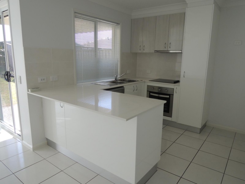 28 Newport Parade, Blacks Beach QLD 4740