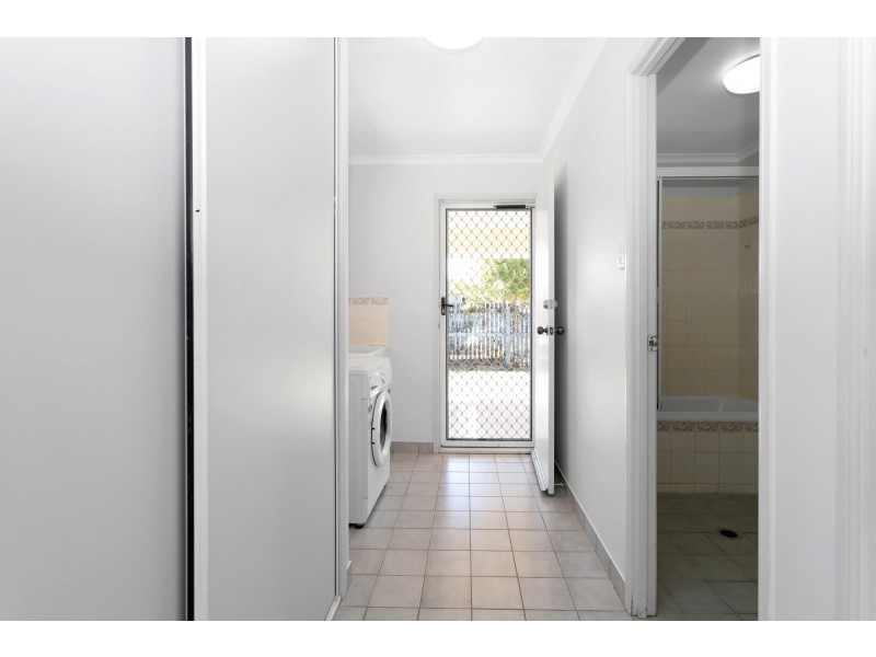 9 Waratah Street, Beaconsfield QLD 4740