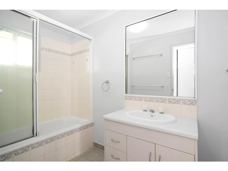 9 Waratah Street, Beaconsfield QLD 4740