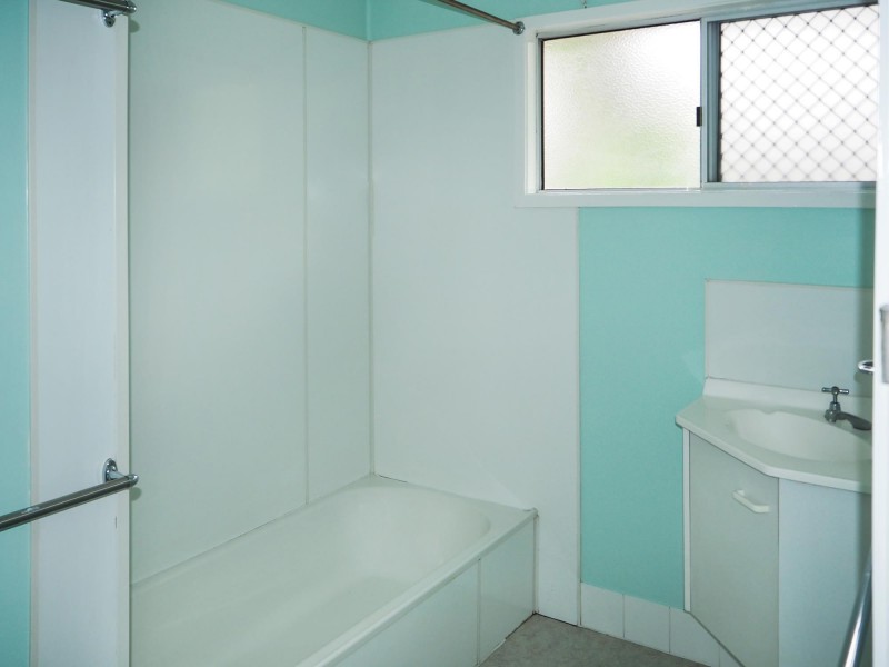 12 Brown St, Dysart QLD 4745