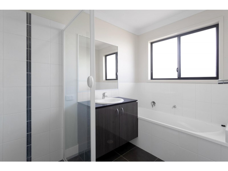 61 Scarborough Circuit, Blacks Beach QLD 4740