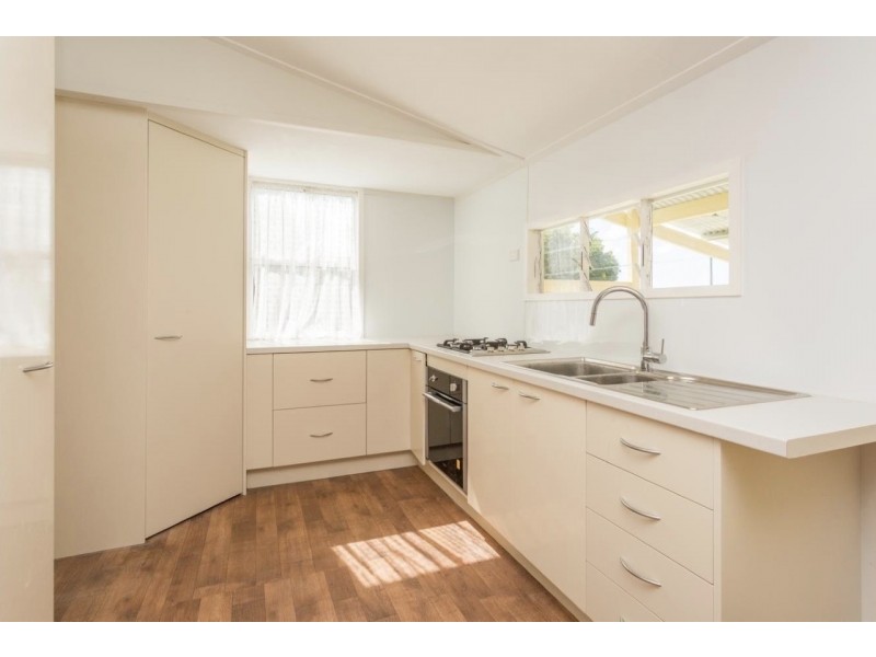 18 Atherton Street, Sarina QLD 4737