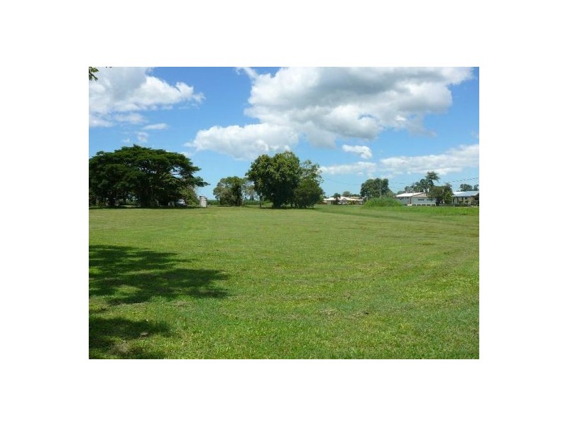 30 Youngs Lane, Walkerston QLD 4751