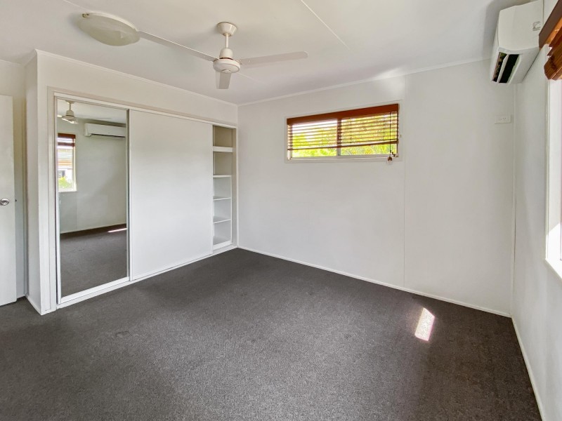 37 Bradman Street, Moranbah QLD 4744