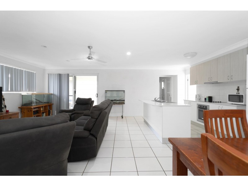 175 Whitehaven Drive, Blacks Beach QLD 4740