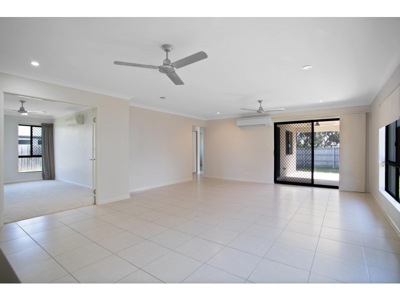 25 Phoenix Crescent, Rural View QLD 4740