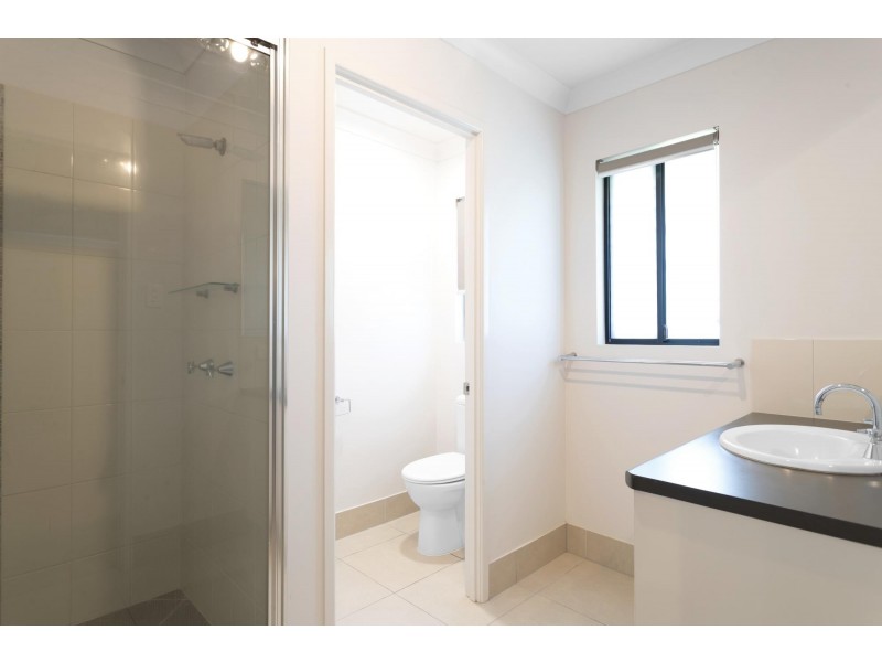 25 Phoenix Crescent, Rural View QLD 4740