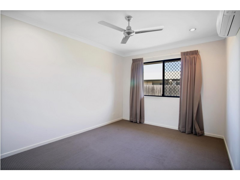 25 Phoenix Crescent, Rural View QLD 4740