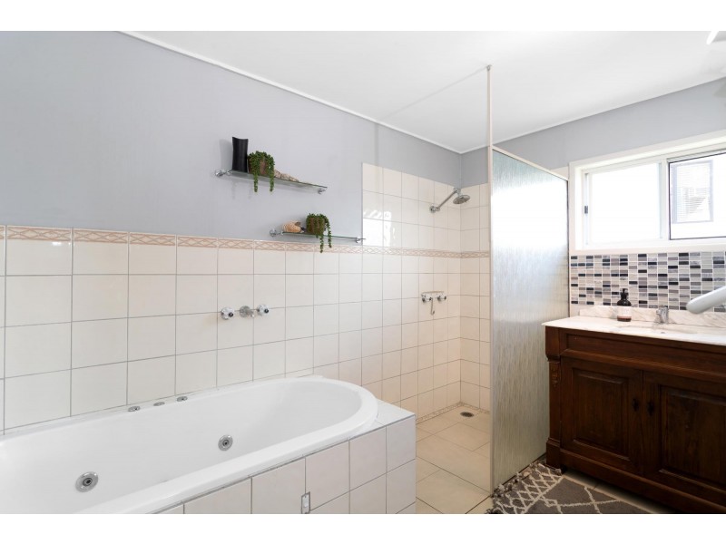 31 Cooper Avenue, Campwin Beach QLD 4737