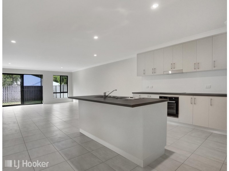 1-2/14 Bilgola Place, Blacks Beach QLD 4740