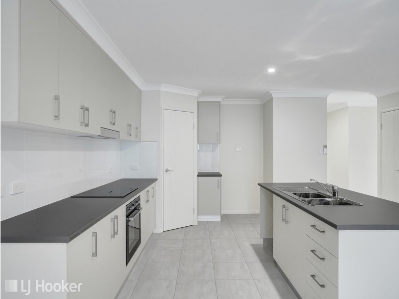 1-2/14 Bilgola Place, Blacks Beach QLD 4740