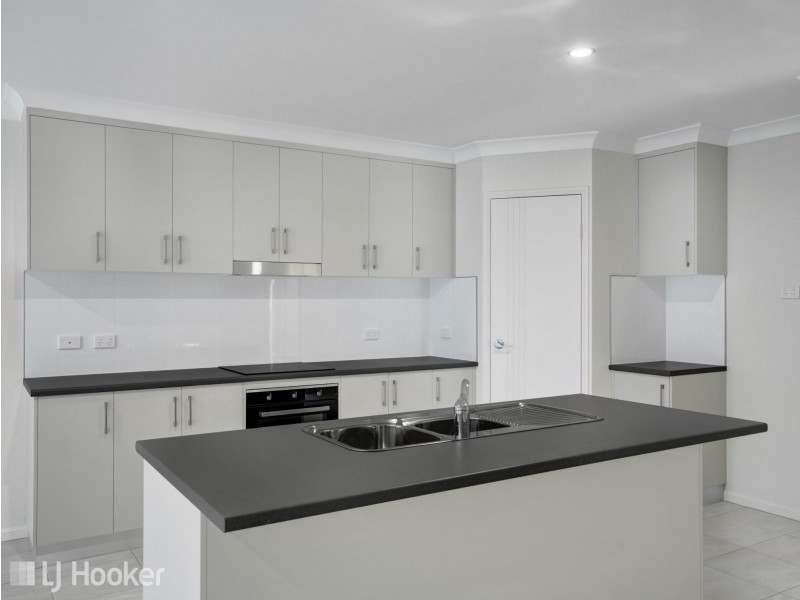 1-2/14 Bilgola Place, Blacks Beach QLD 4740